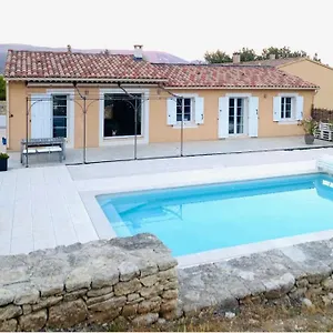 https://jolie-maison-de-110-m-2-pour-6-personnes-au-calme-avec-piscine.fr-provencehotel.com